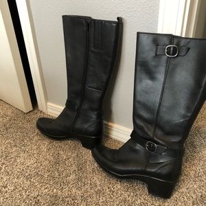 Leather Clark’s black boots